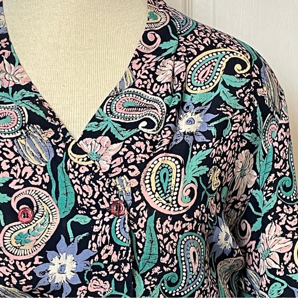 Double Breasted Retro Patterned Blouse - Picture 2 of 10